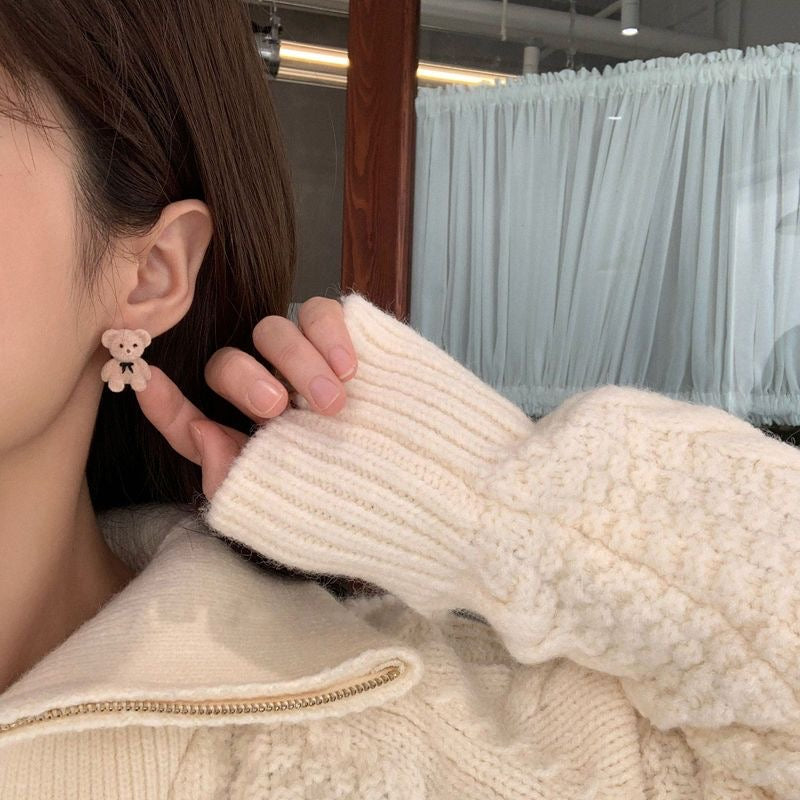Kara Teddy Clip on Earring