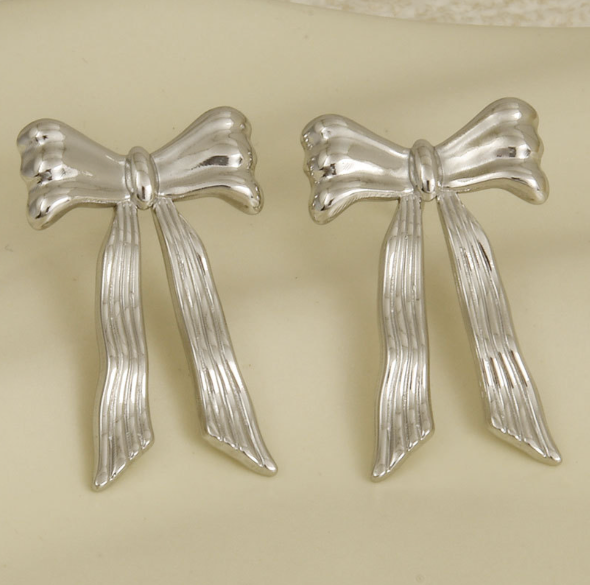 Pippa Bow Earrings